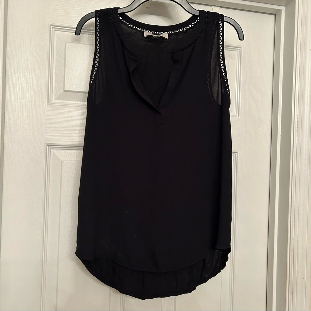Ann Taylor LOFT black sleeveless cut out blouse size small